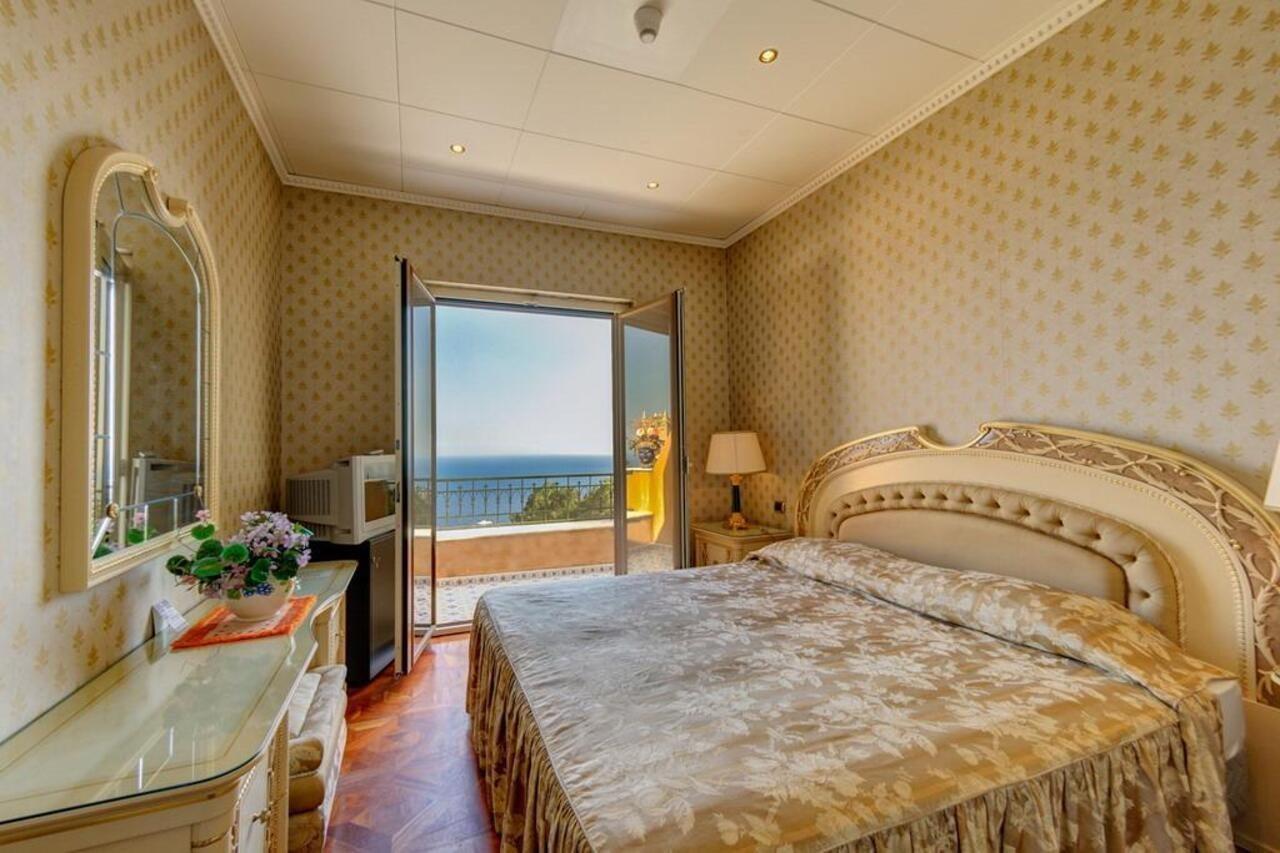 Hotel Villa Riis Taormine Extérieur photo