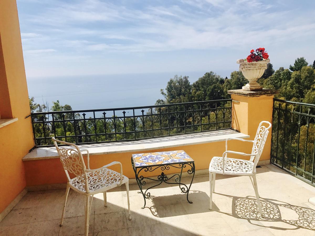 Hotel Villa Riis Taormine Extérieur photo